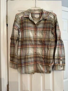 American Eagle Plaid Button-Up Shirt in Brown, Cream & Blue